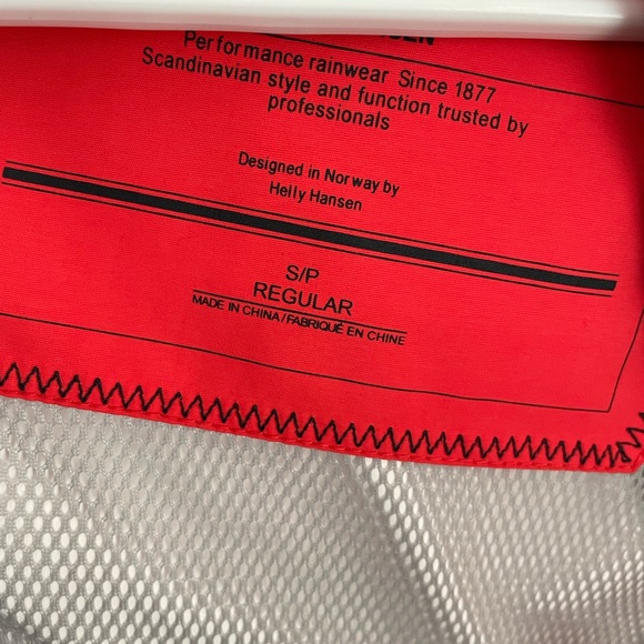 Helly Hansen windbreaker jacket - Picture 6 of 7